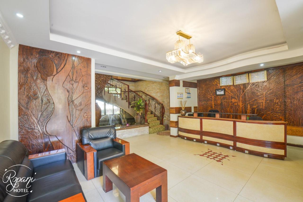 Ropani Hotel Kitende Экстерьер фото