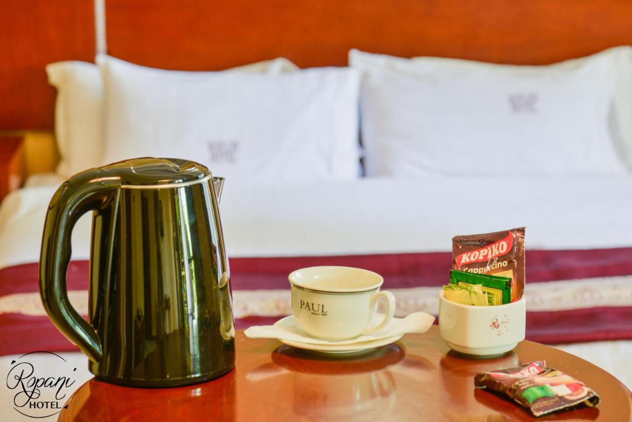 Ropani Hotel Kitende Экстерьер фото