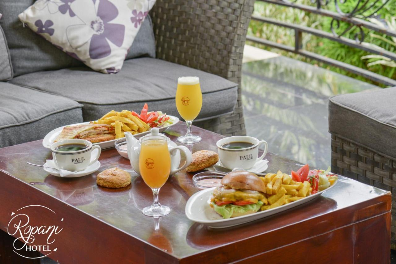 Ropani Hotel Kitende Экстерьер фото