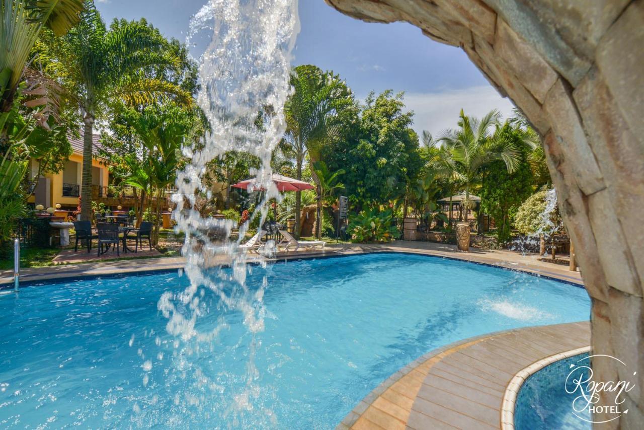 Ropani Hotel Kitende Экстерьер фото